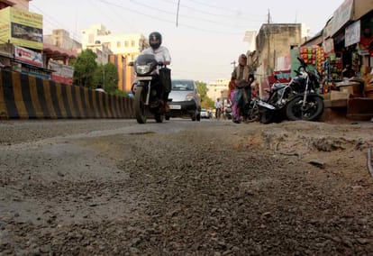 Varanasi road will be drown in this rain because government machinery failure