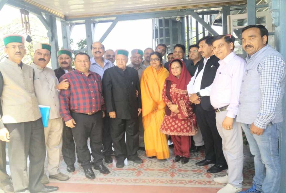himachal congress incharge Rajni Patil calls on former CM Virbhadra singh