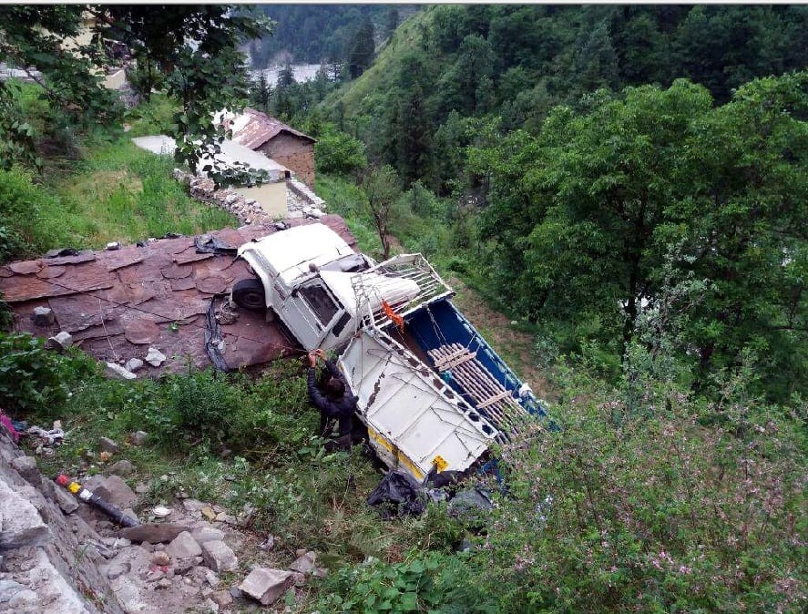  UP pilgrims Bolero car Accident on badrinath highway many injured