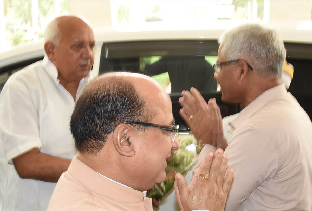 Surya Pratap Shahi said akhilesh give an explanation for damaged of bungalow