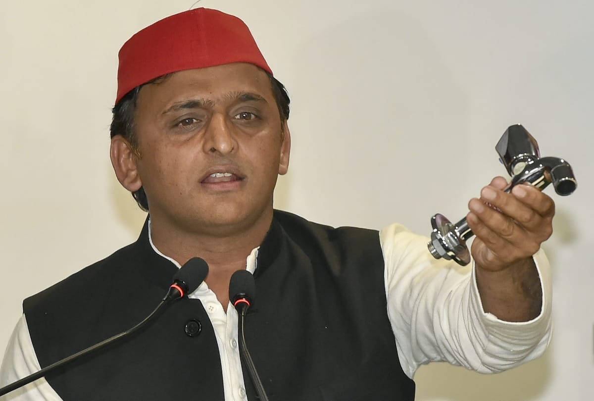 akhilesh yadav spoke on bungalow matter