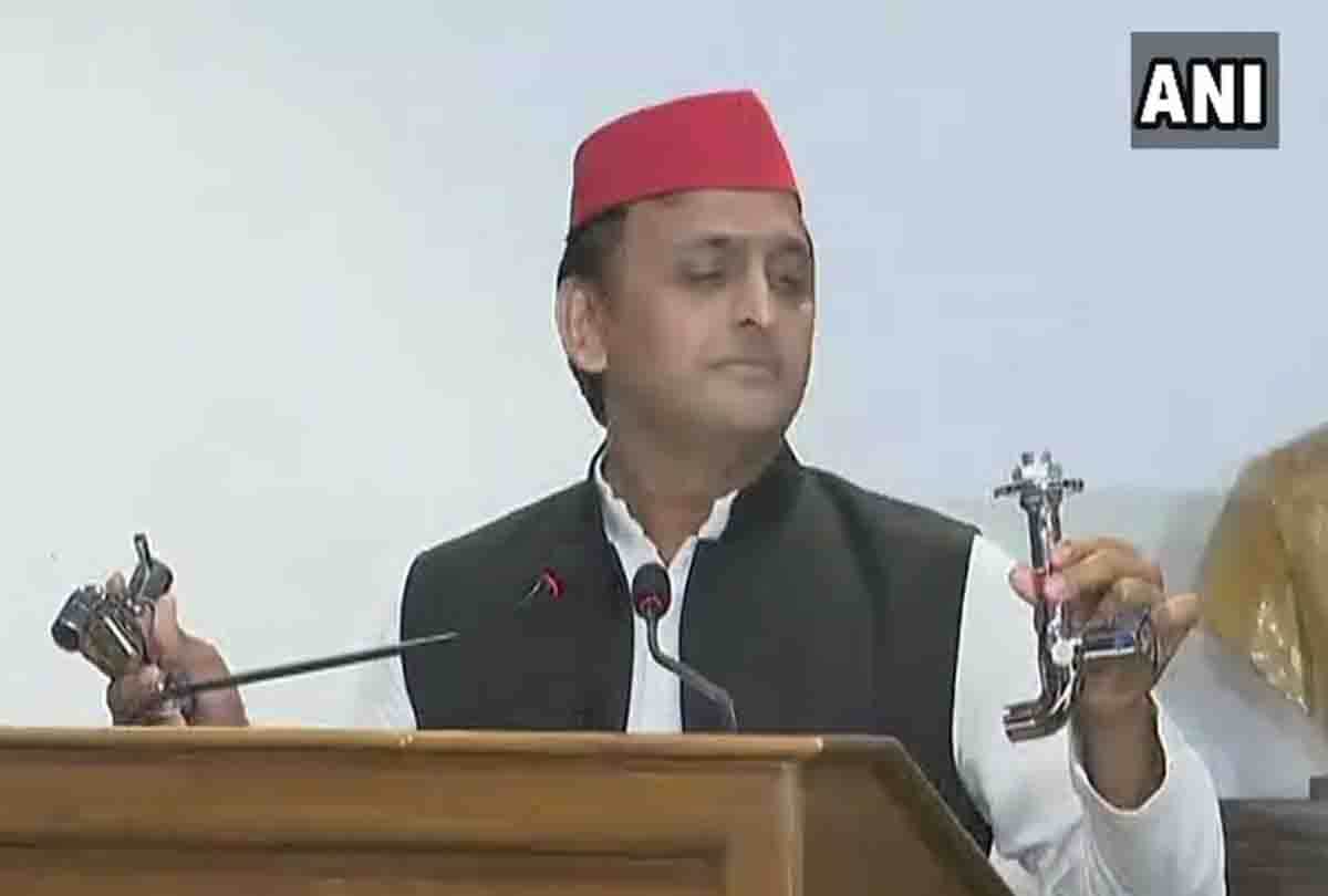 Akhilesh yadav statement about bungalow matter