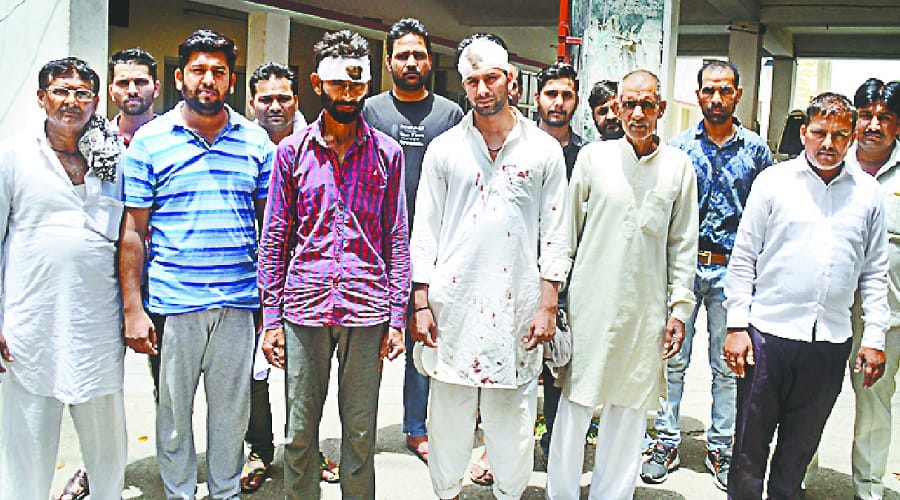 Conflict in two sides in Baghpat, firing, six wounded