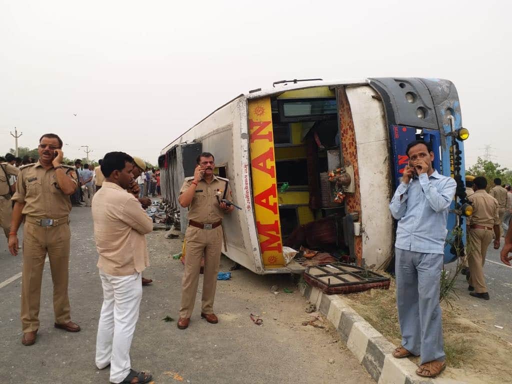 17 people killed in tourist bus accident mainpuri