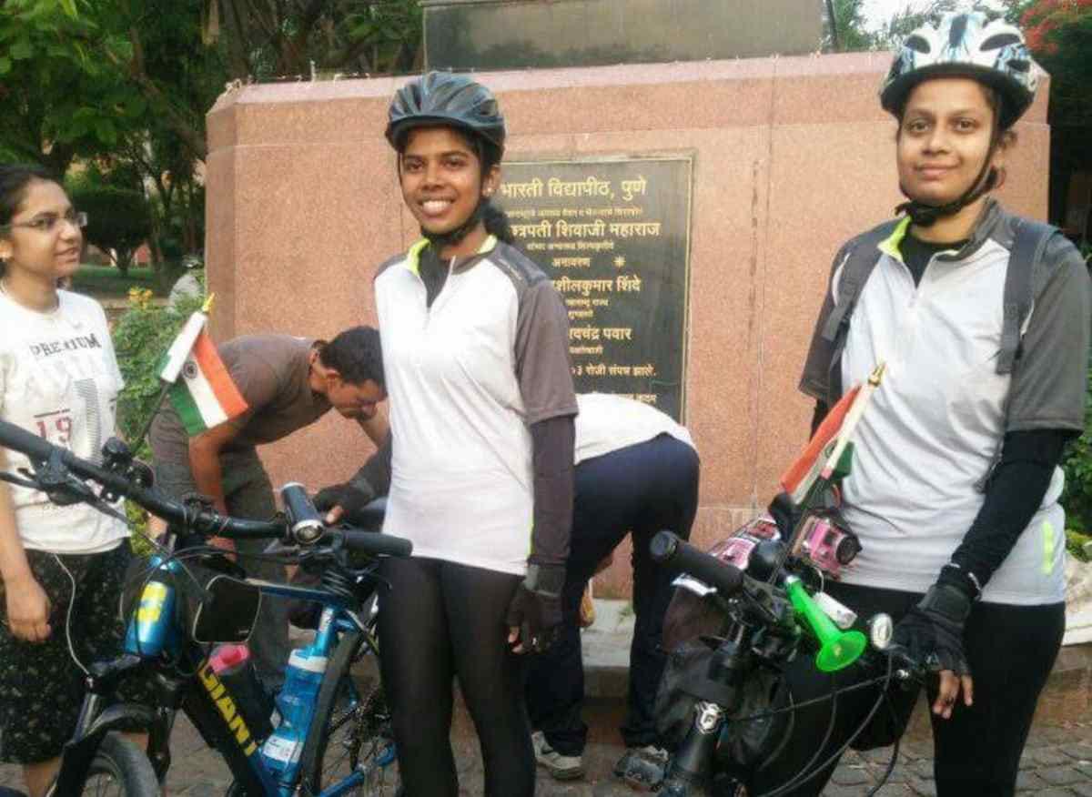 Girls travel on cycle due to social awareness sixty five hundred KM goal to travel