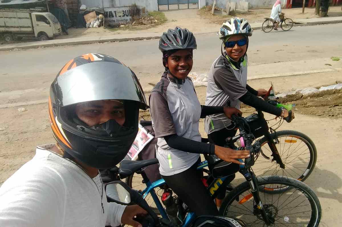 Girls travel on cycle due to social awareness sixty five hundred KM goal to travel