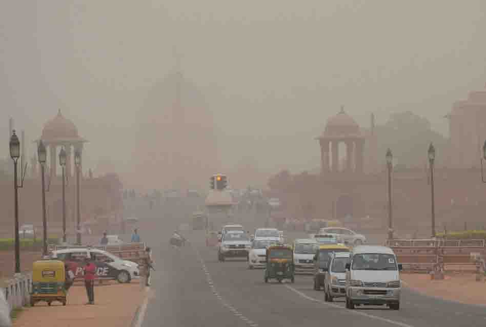 dusty storm blows in delhi ncr, mercury dips farmers will face consequence