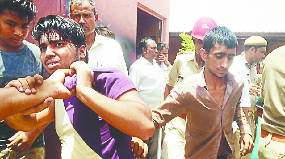 avaidh coloney ko kiya dwast