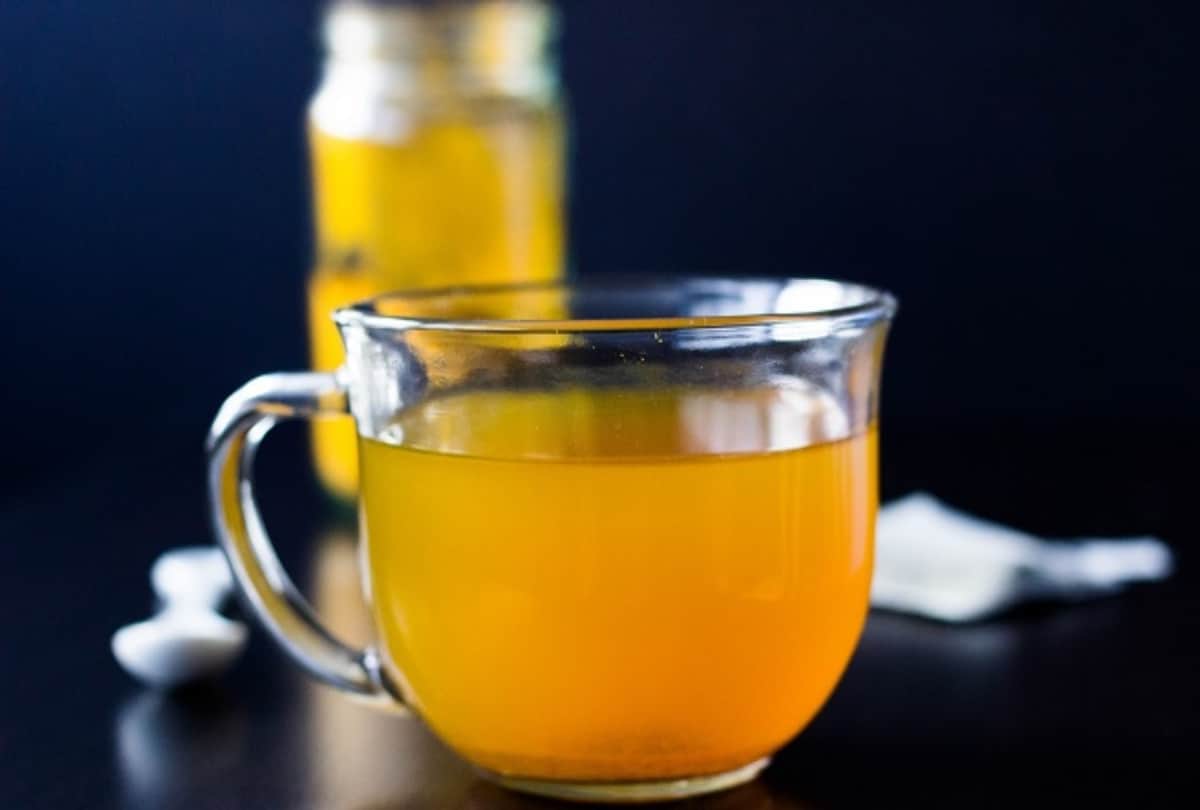 turmeric and tulsi tea benefits against omicron variant, best kadha for corona protection