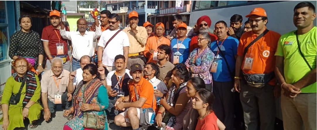 Kailash Manasarovar passenger team receives tremendous reception in Dholakina