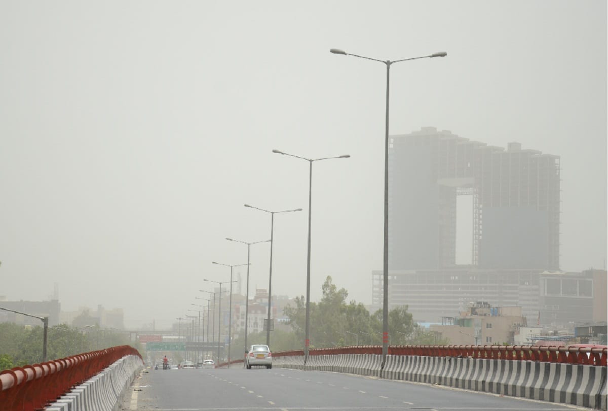 air pollution reached at alarming level in Noida, patients suffering from respiratory problems 