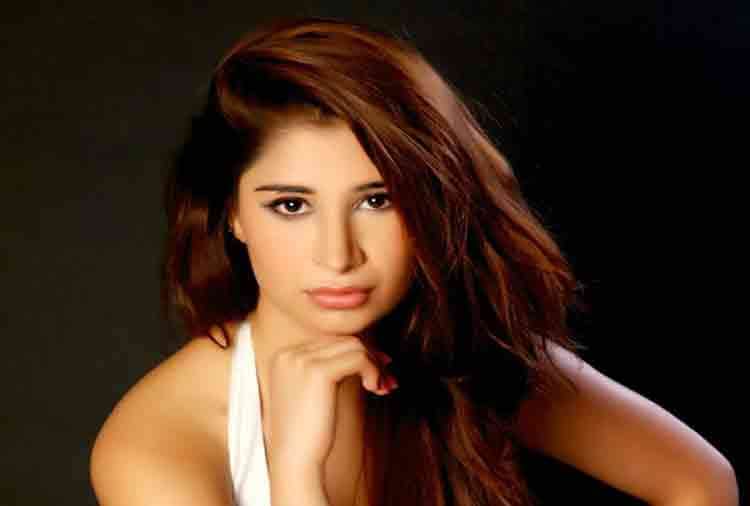 ex cricketer navjot singh sidhu glamorous daughter rabia sidhu failed bollywood heroines