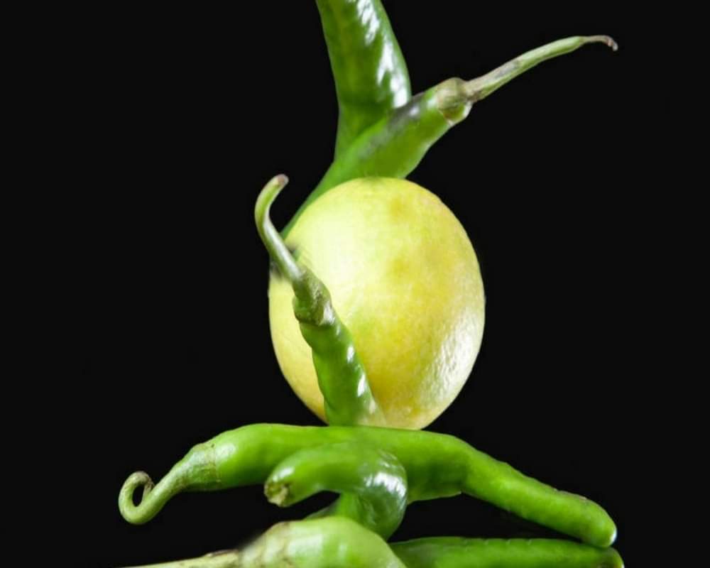 Know the reason why people often use lemon and chilies for totkas