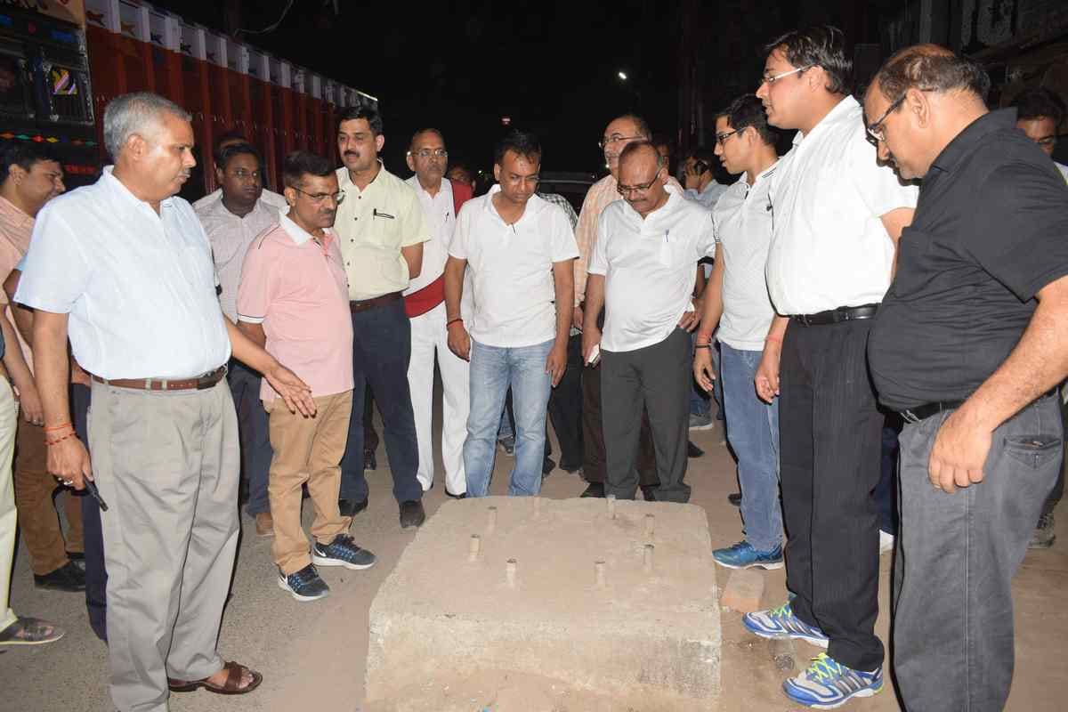 Commissioner observed varanasi city traffic system in night