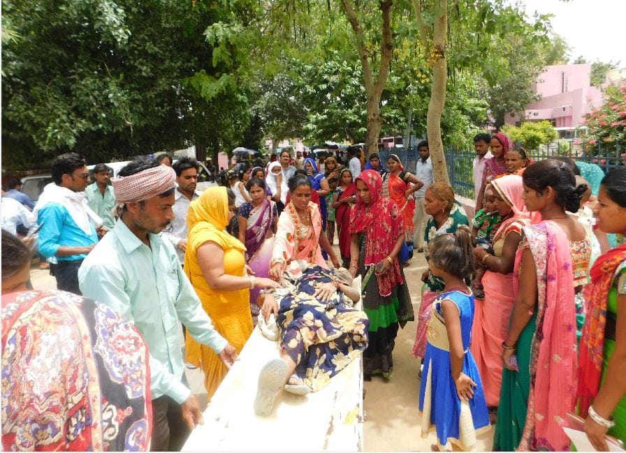 woman gave birth to a child outside district hospital