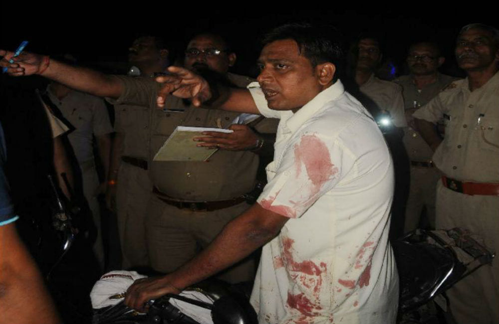 trader shot dead for extortion in agra