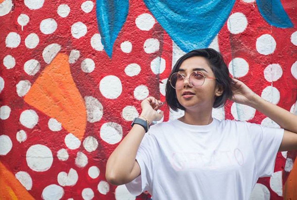 This indian girl most famous on youtube as Viral Queen star of india