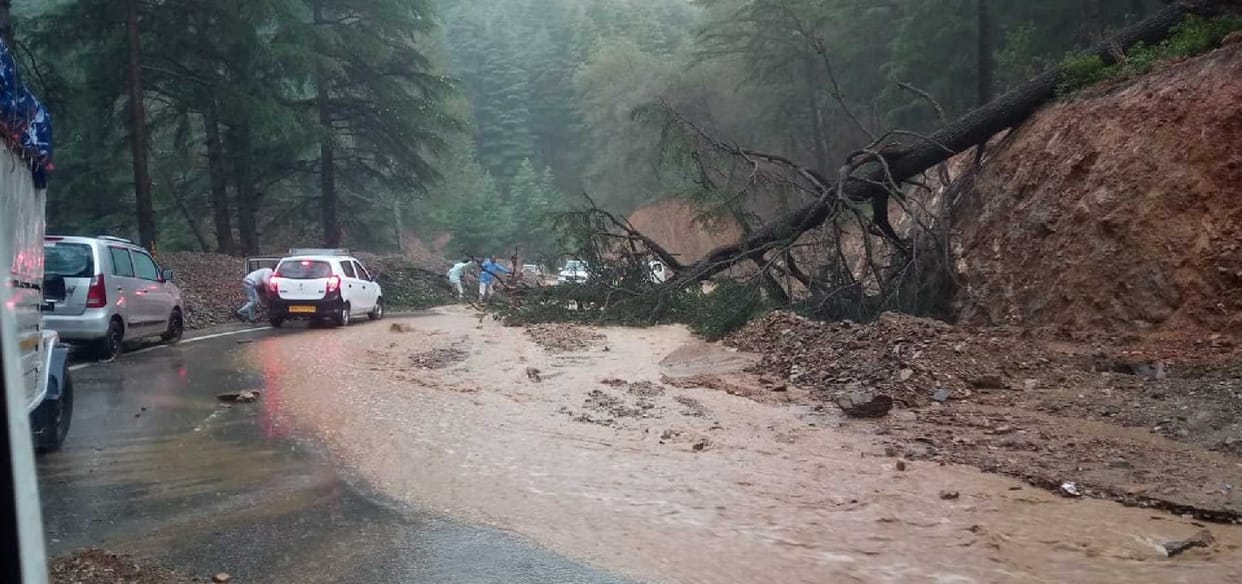  Rain and hail in Chapavat and lohaghat 