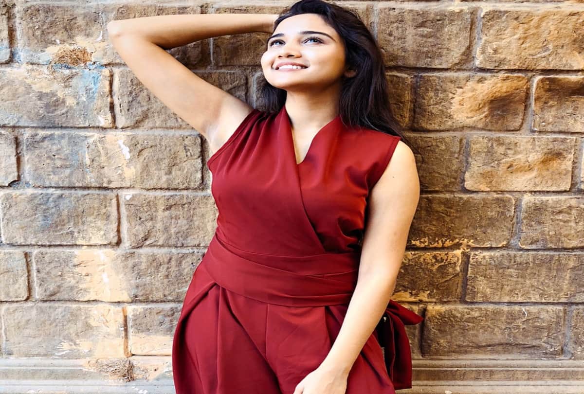 Popular TV Actress Ashi Singh Lives Simple Life As She is Daughter of Millionaire