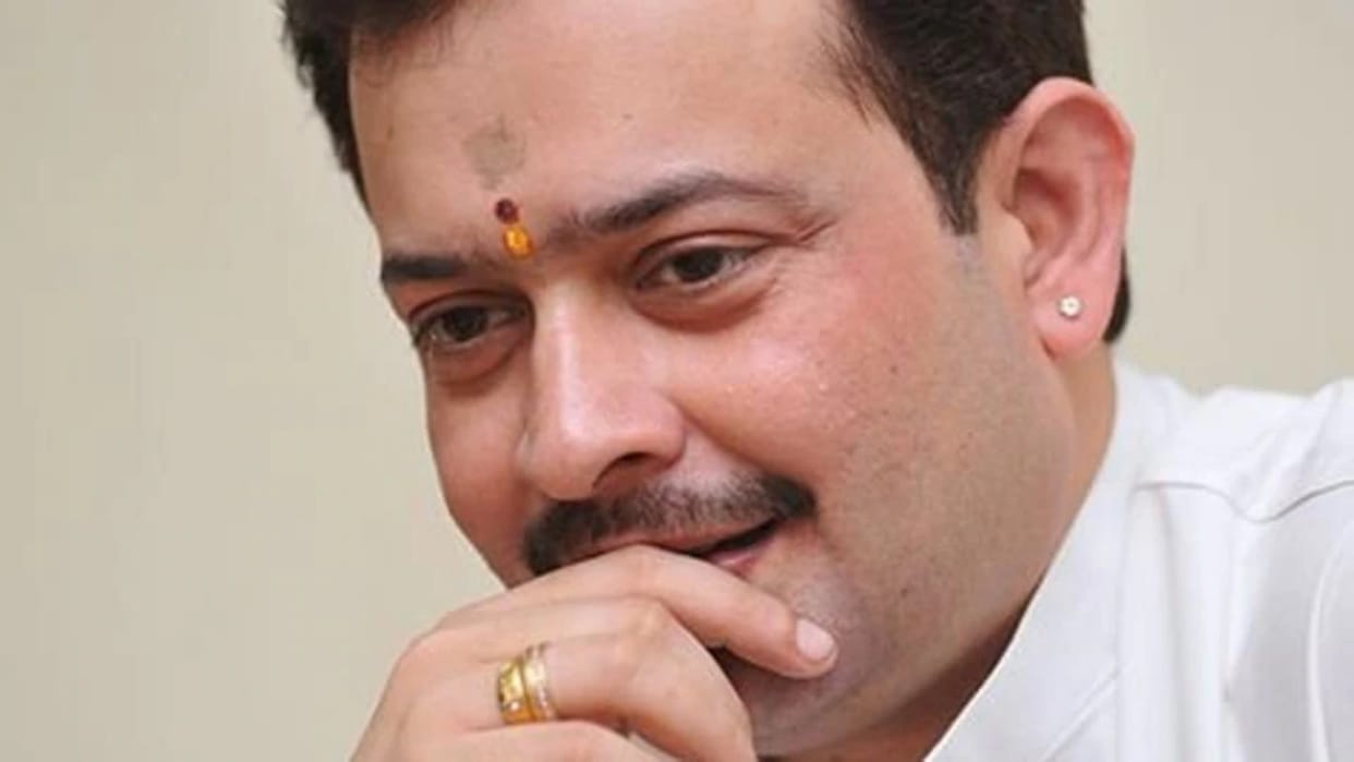 know the 5 stories of Bhaiyyu Maharaj after his death