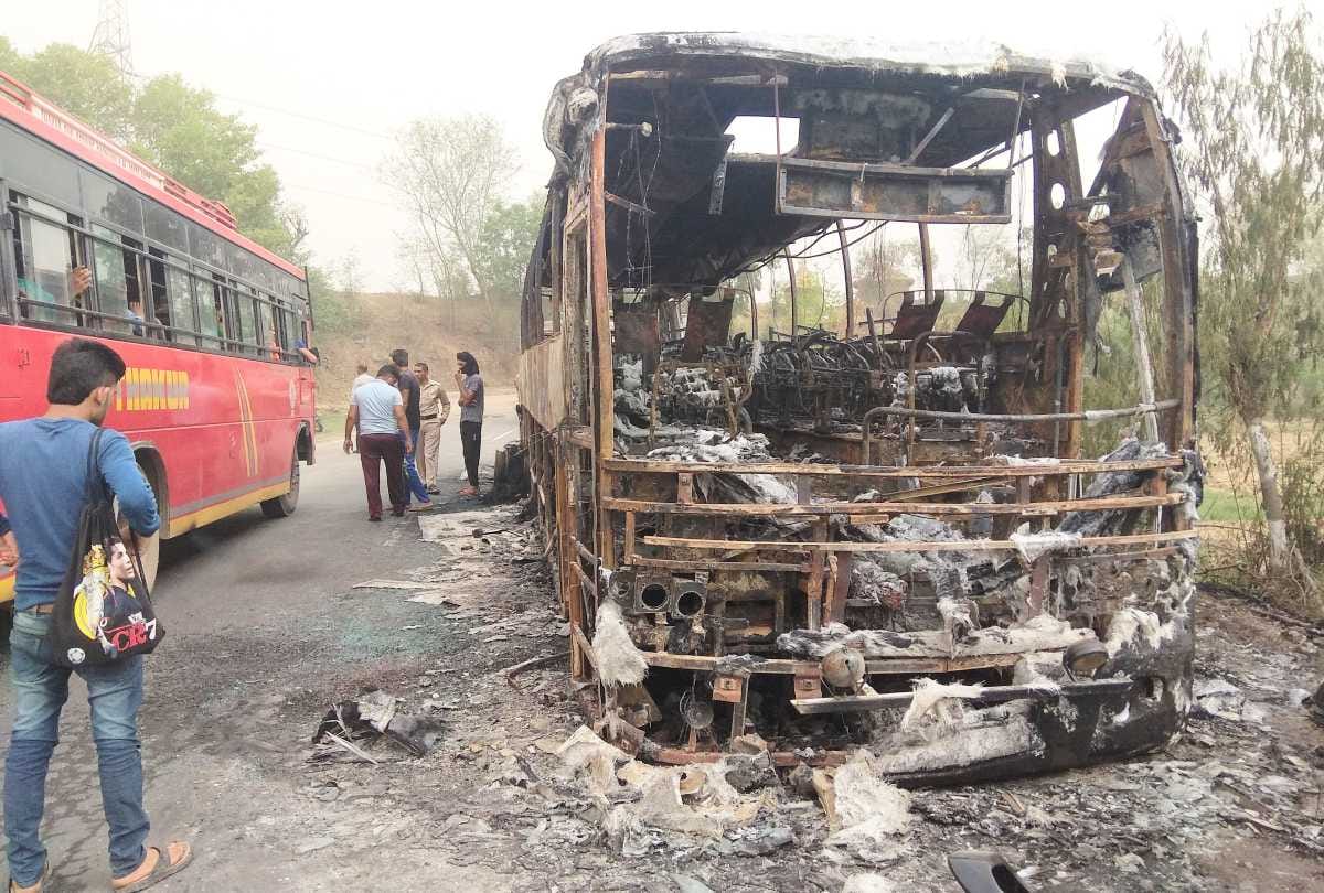 tourist volvo bus on fire at nalagarh solan