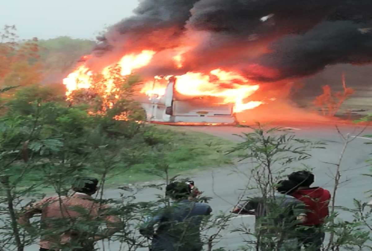 Fire damage thousands of shops in the store