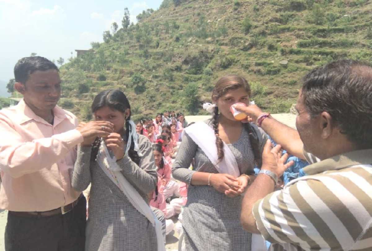 students of baghaigarh school chamba took off hunger strike