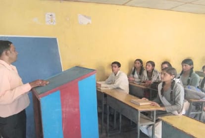 students of baghaigarh school chamba took off hunger strike