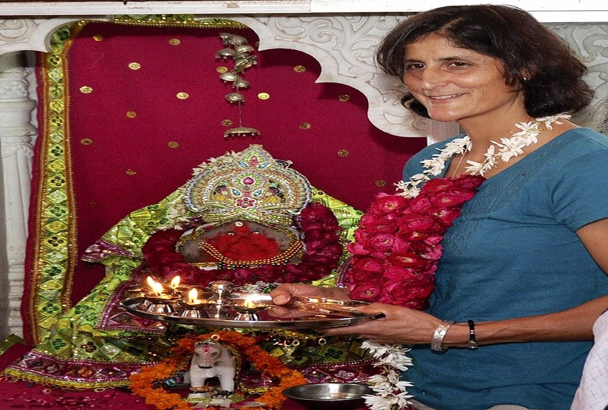 A Temple where a Muslim woman is worshipped as dollar mata in Gujarat