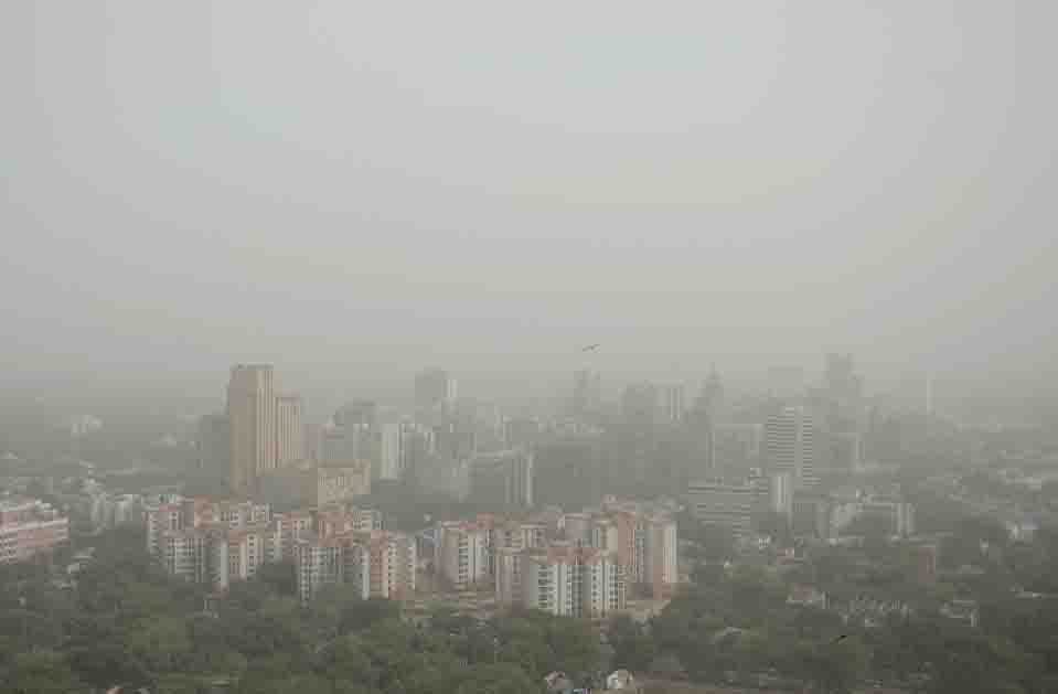 weather department issue alert for thunderstorms with dust storm in up