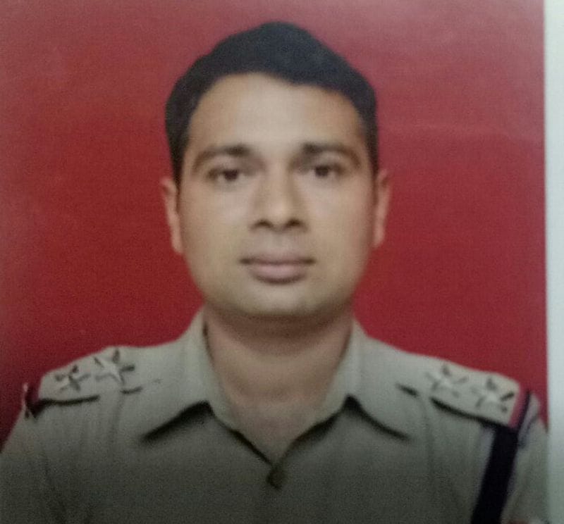 martyr bsf sub inspector rajneesh kumar's funeral in etah