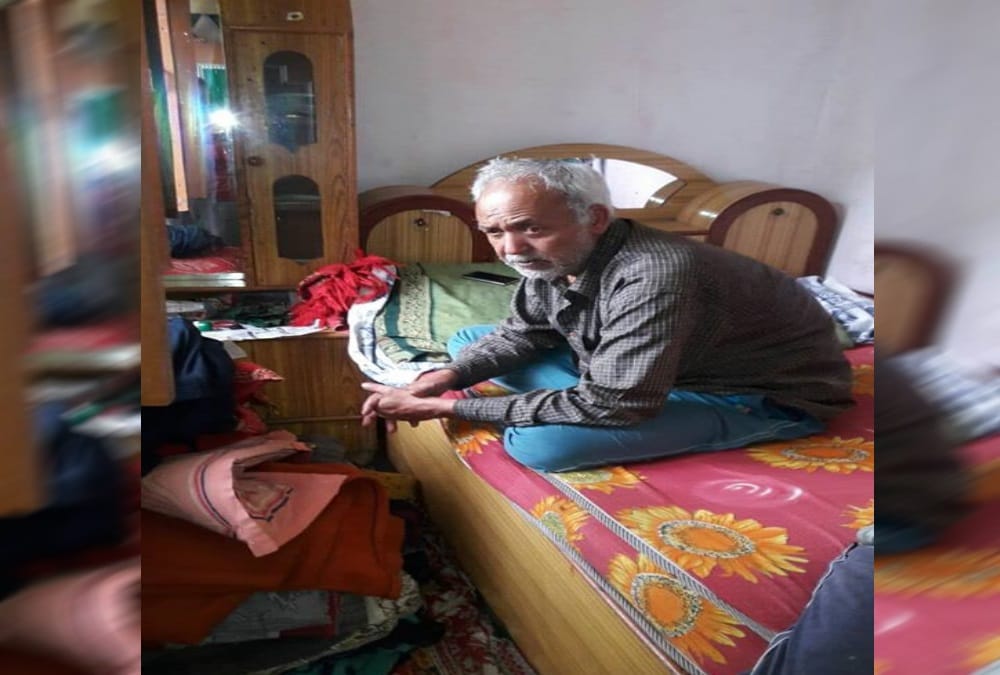 Martyr manvendra singh family emotional photos