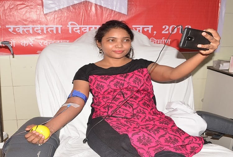 World Blood Donor Day: People with great enthusiasm donated blood, see photos