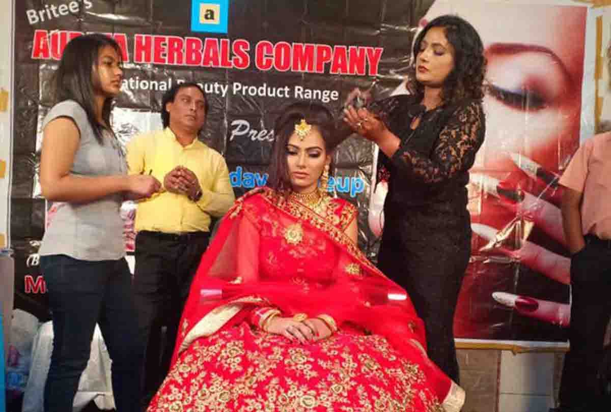 Bollywood Makeup Artist Mohini told Beauty Secret of Urvashi, Huma and Rakhi Sawant