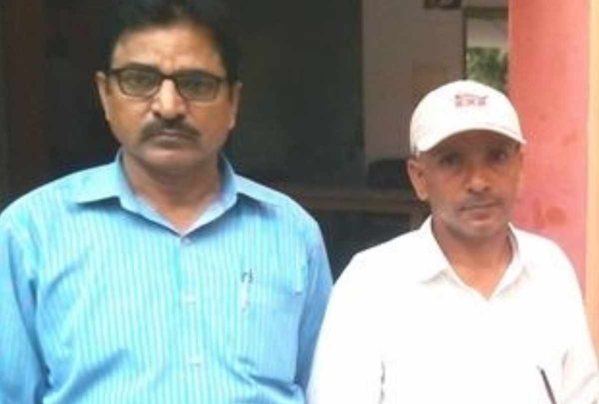 anti corruption team caught fourth class employee of Chakbandi Vibhag