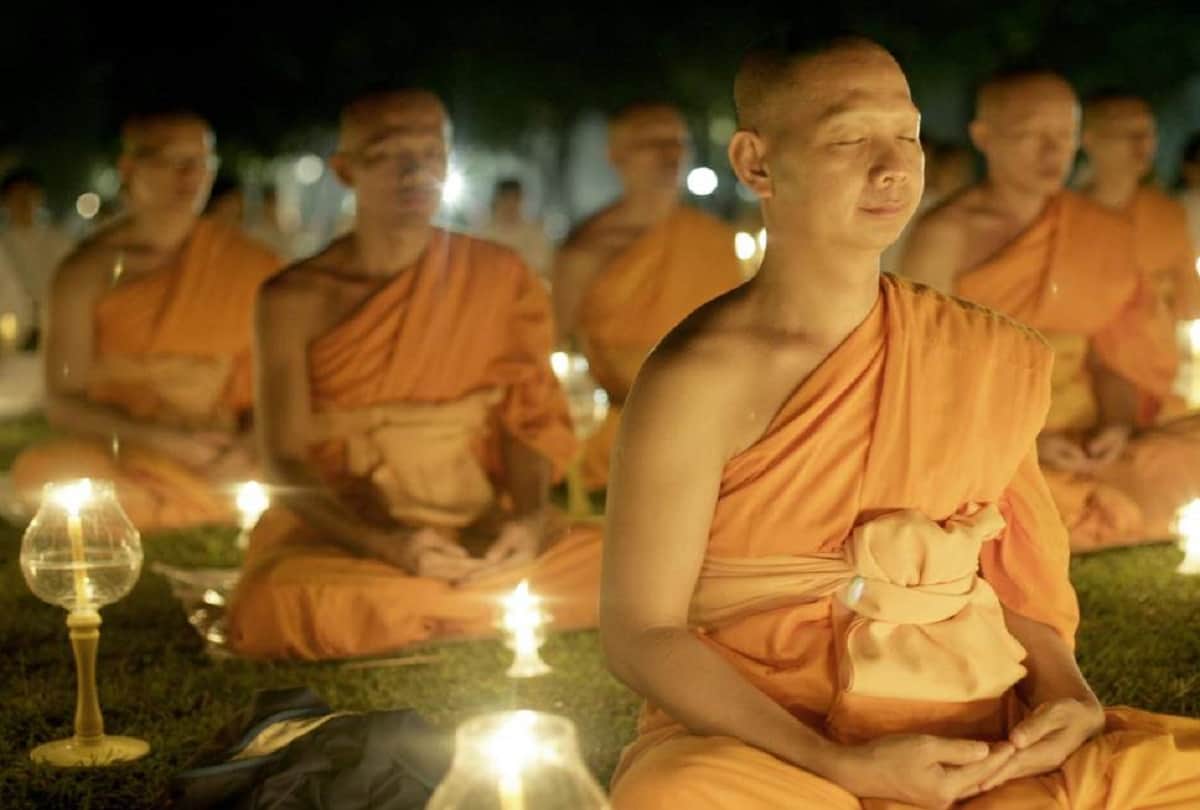 Religious people live four years more than atheists