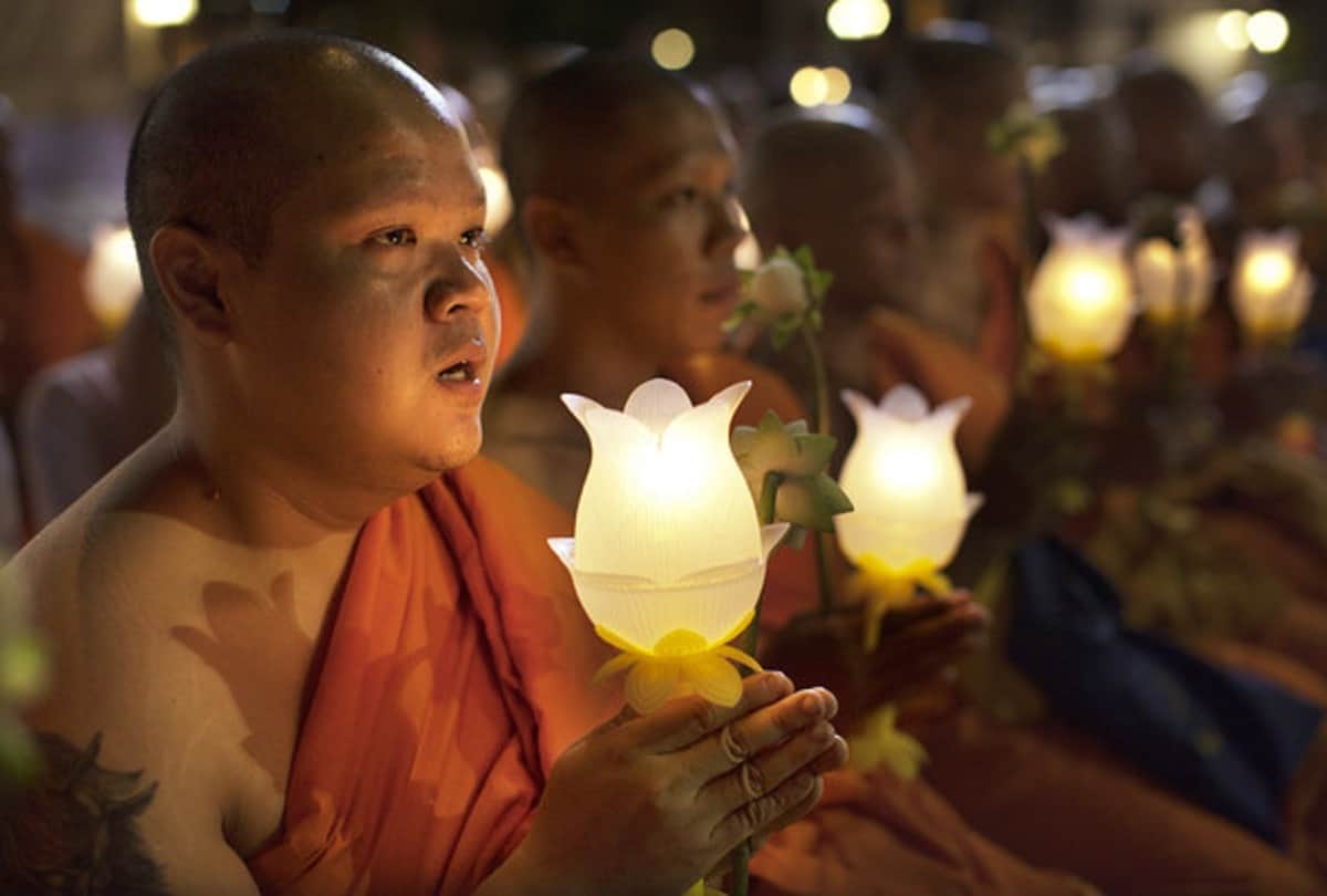 Religious people live four years more than atheists