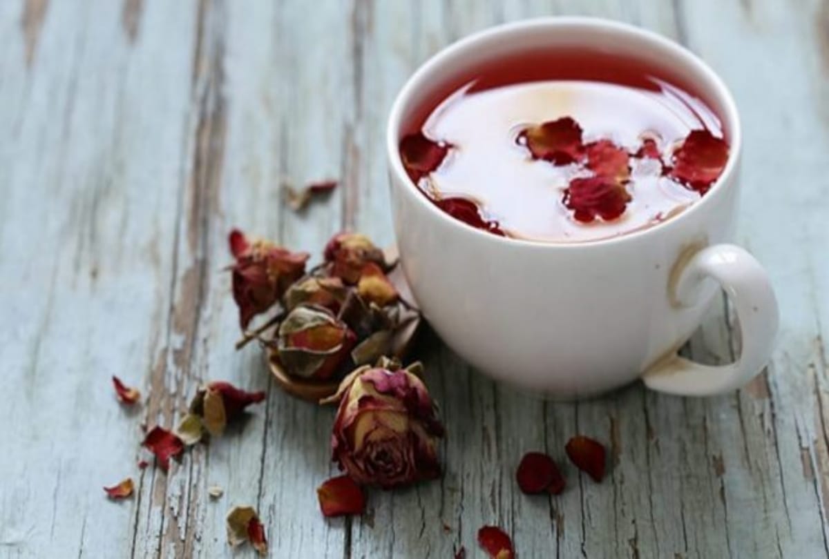 Effective flower teas that helps in losing weight