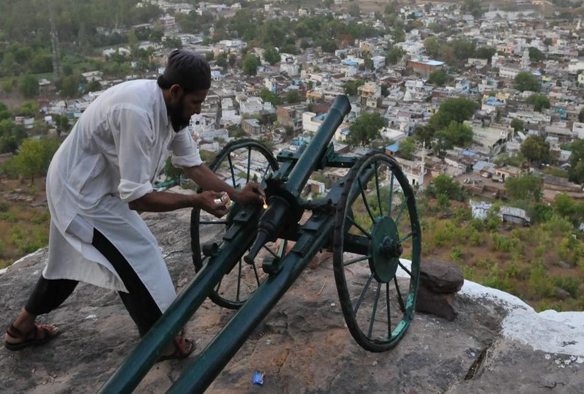 Eid 2018 know about special trend of iftar and sehri in mp