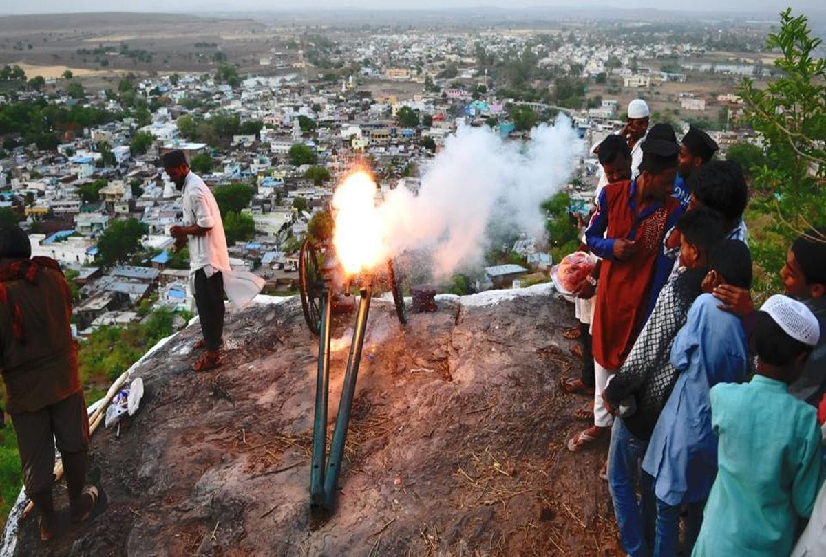 Eid 2018 know about special trend of iftar and sehri in mp
