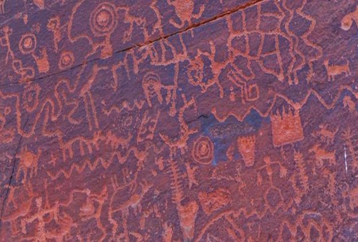 The Stone Age clock that inform you about weather