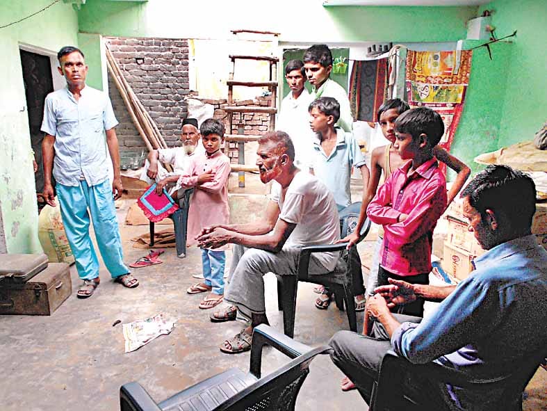 theft in two houses of safni