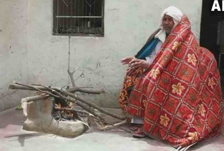 chandigarh, unique people, Santlal feels cold during summers and hot during winters