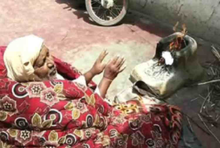 chandigarh, unique people, Santlal feels cold during summers and hot during winters