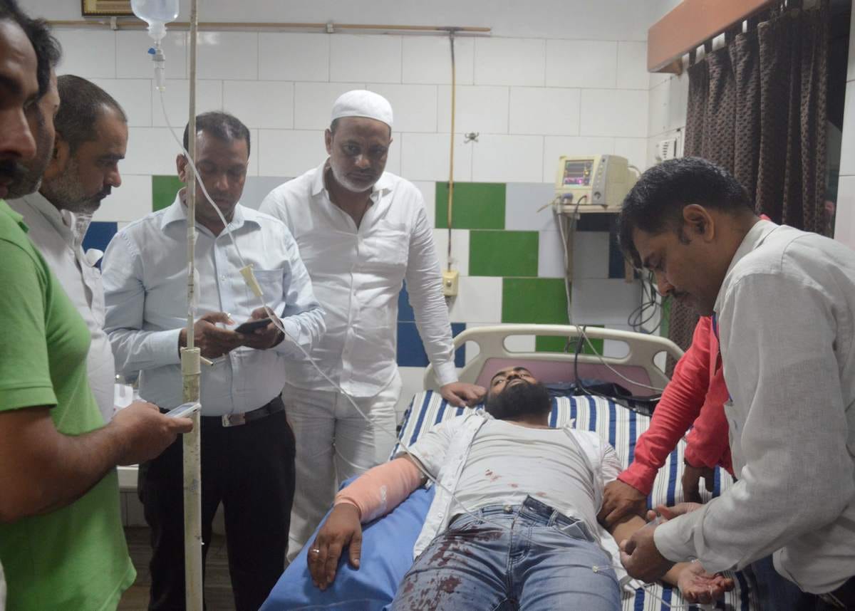 firing in varanasi when police was in alert mode at road