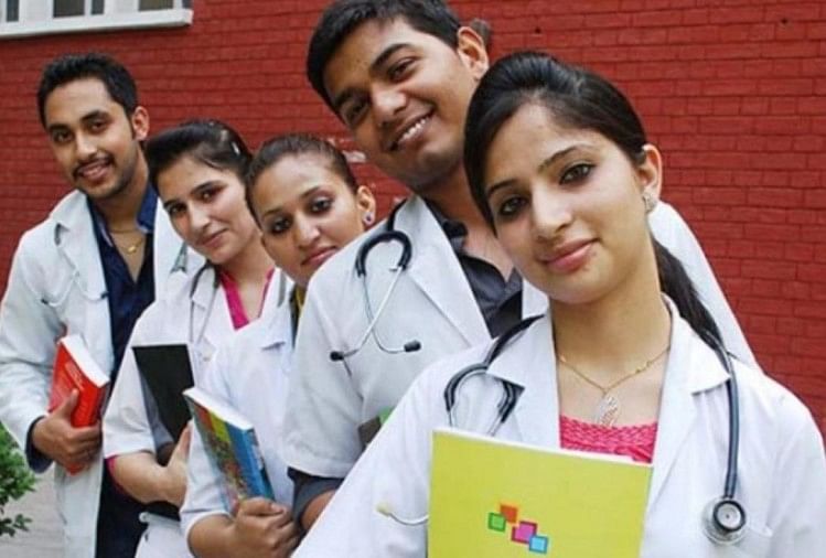 know-why-indians-are-not-going-russia-for-medical-studies-amar-ujala