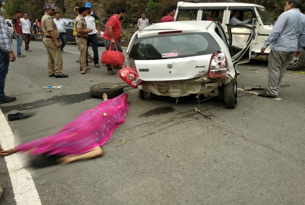 Car Accident on kotdwar pauri highway three people from delhi killed photos