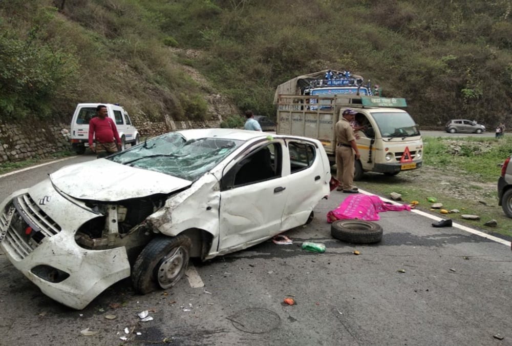 Car Accident on kotdwar pauri highway three people from delhi killed photos