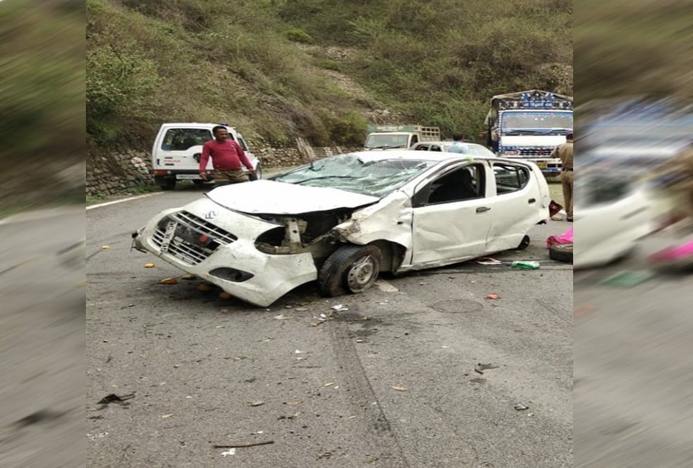 Car Accident on kotdwar pauri highway three people from delhi killed photos