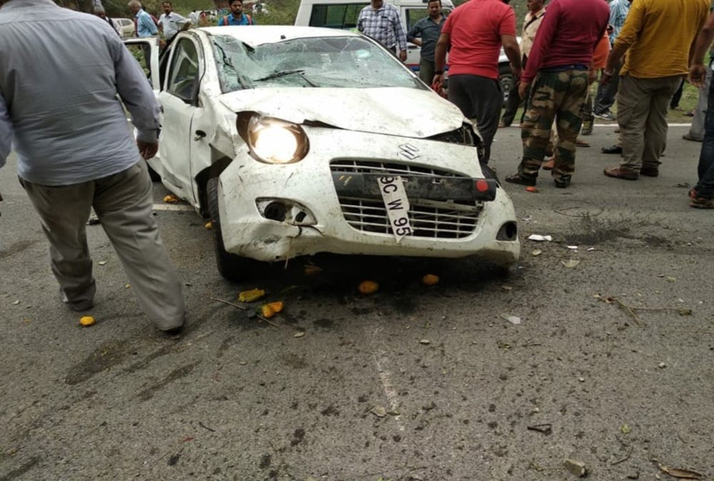 Car Accident on kotdwar pauri highway three people from delhi killed photos